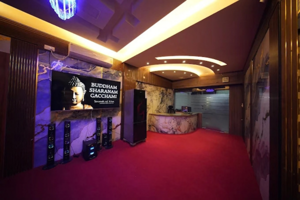 Facial treatment room